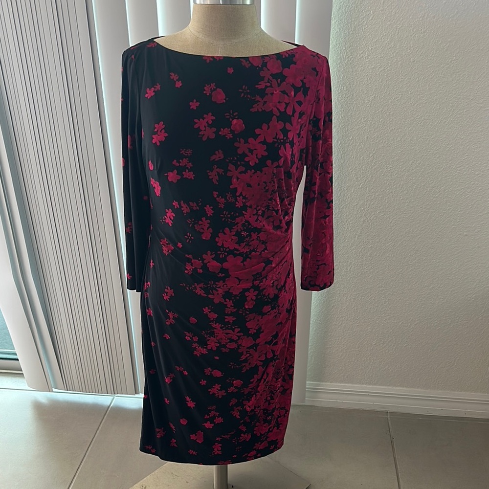 Chaps Red and Black Sheath Dress with Bateau Neckline GUC SZ LG Career Cocktail